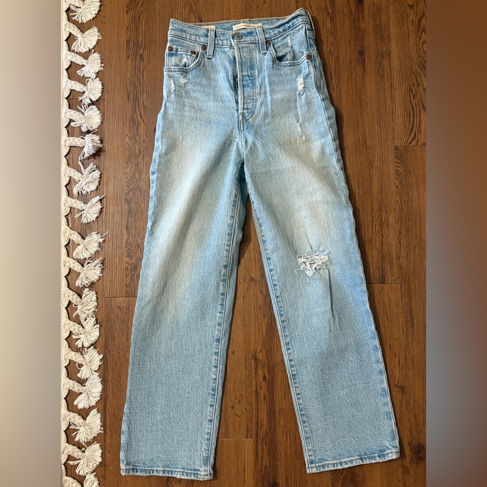 Levi’s Ribcage Straight Ankle - Distressed Light Wash - 23